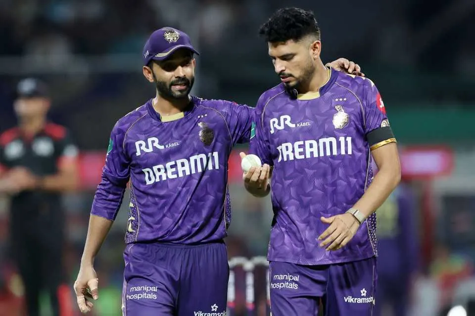 Ajinkya Rahane has a chat with Vaibhav Arora, Kolkata Knight Riders vs Punjab Kings,  Kolkata, IPL 2025, April 26, 2025