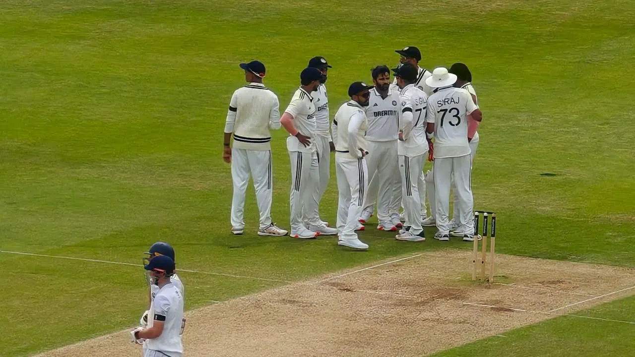 LIVE FROM LEEDS: Team India's drop catches - England 300+ | Rain in 2nd  session? - Headingley