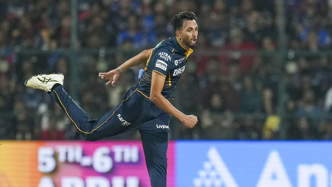 IPL 2025: प्रसिद्ध कृष्णा ने जीती पर्पल कैप, सबसे ज्यादा विकेट झटके, इतना  पैसा मिला | Prasidh krishna is purple cap winner of ipl 2025