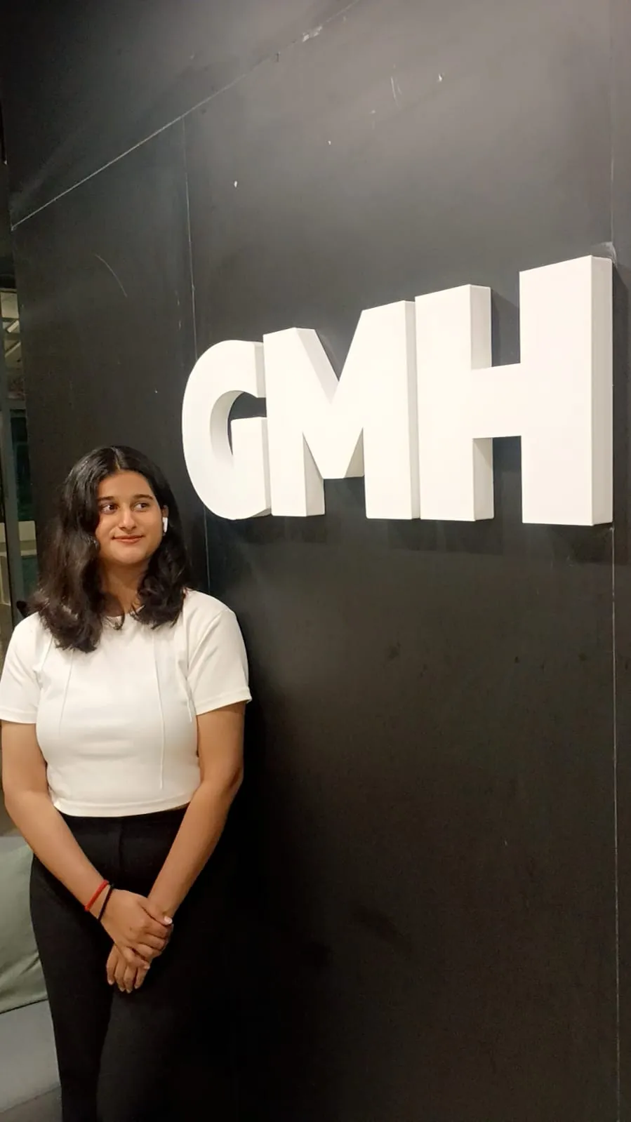 Khushi Tiwari profile image