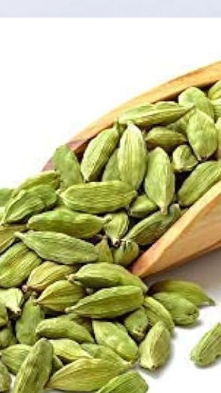 इस छोटी सी इलायची में छिपा है सेहत का राज, जानिए इसके अद्भुत फायदे!