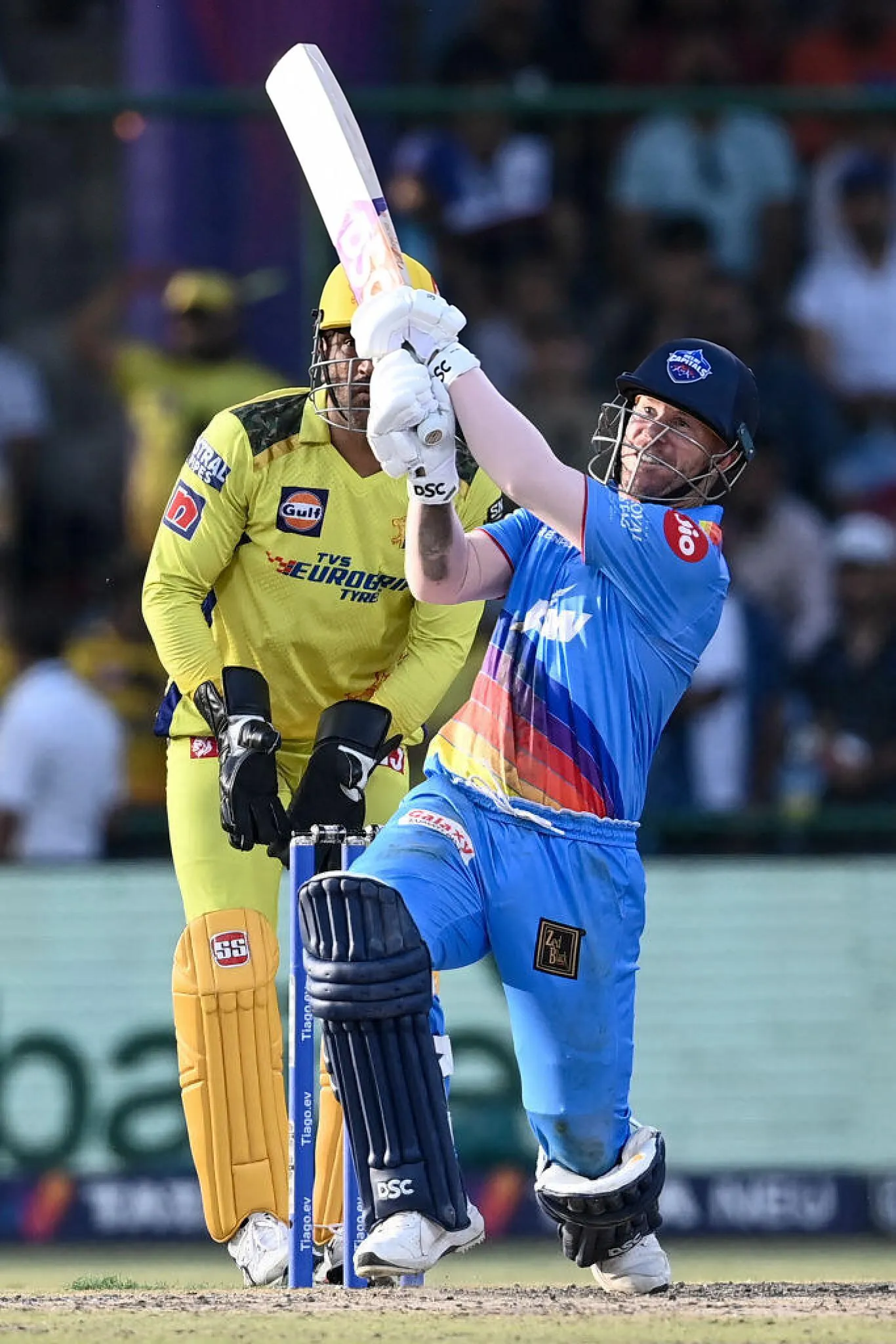 5. बाबर आजम - 8 शतक 369 T20 पारियों में