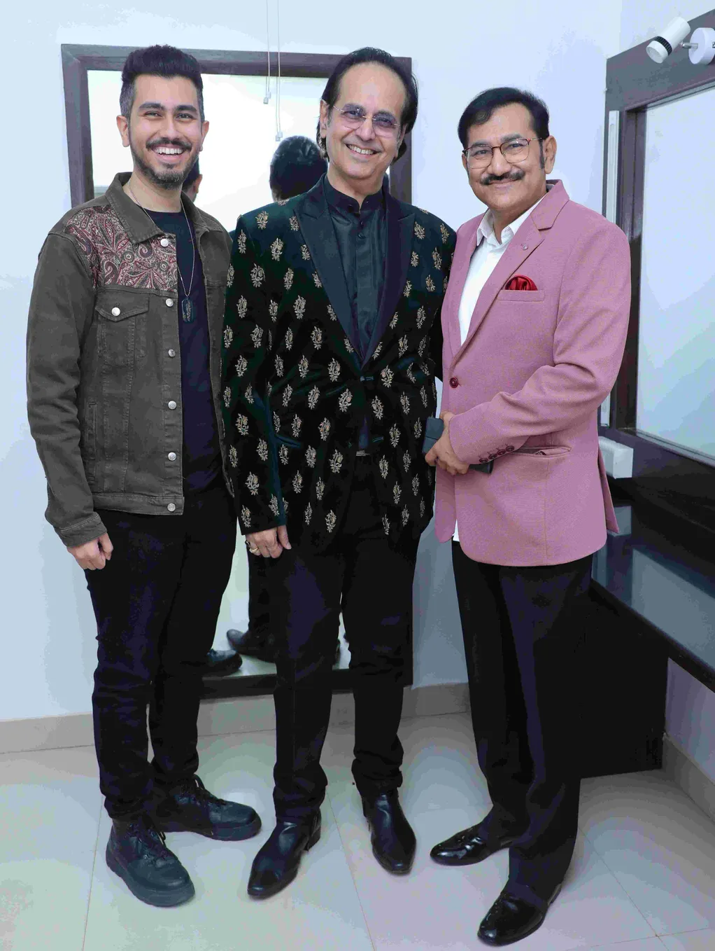 Sidhant Kapoor, Ruhan Kapoor & Sudesh Bhosale
