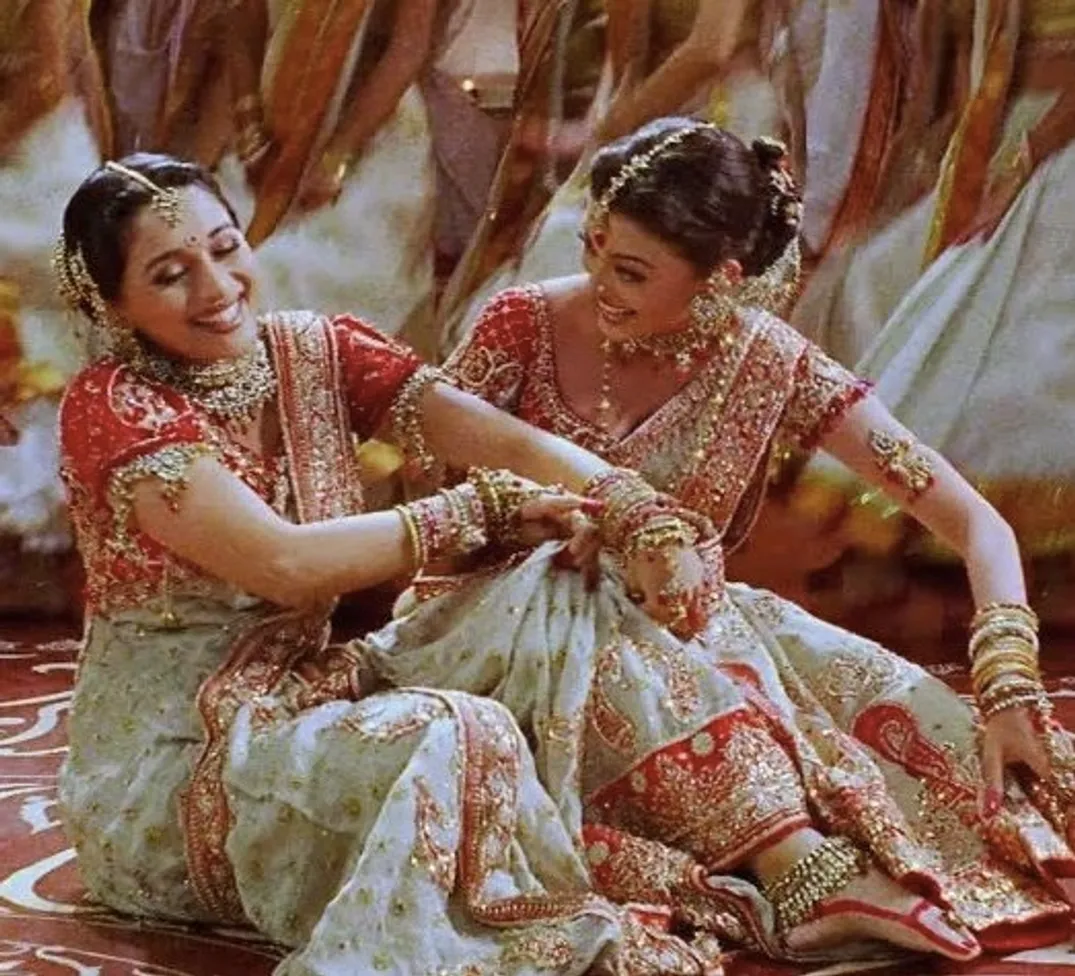 Devdas turns 19: Revisiting Shah Rukh Khan, Aishwarya Rai and Madhuri  Dixit's iconic scenes