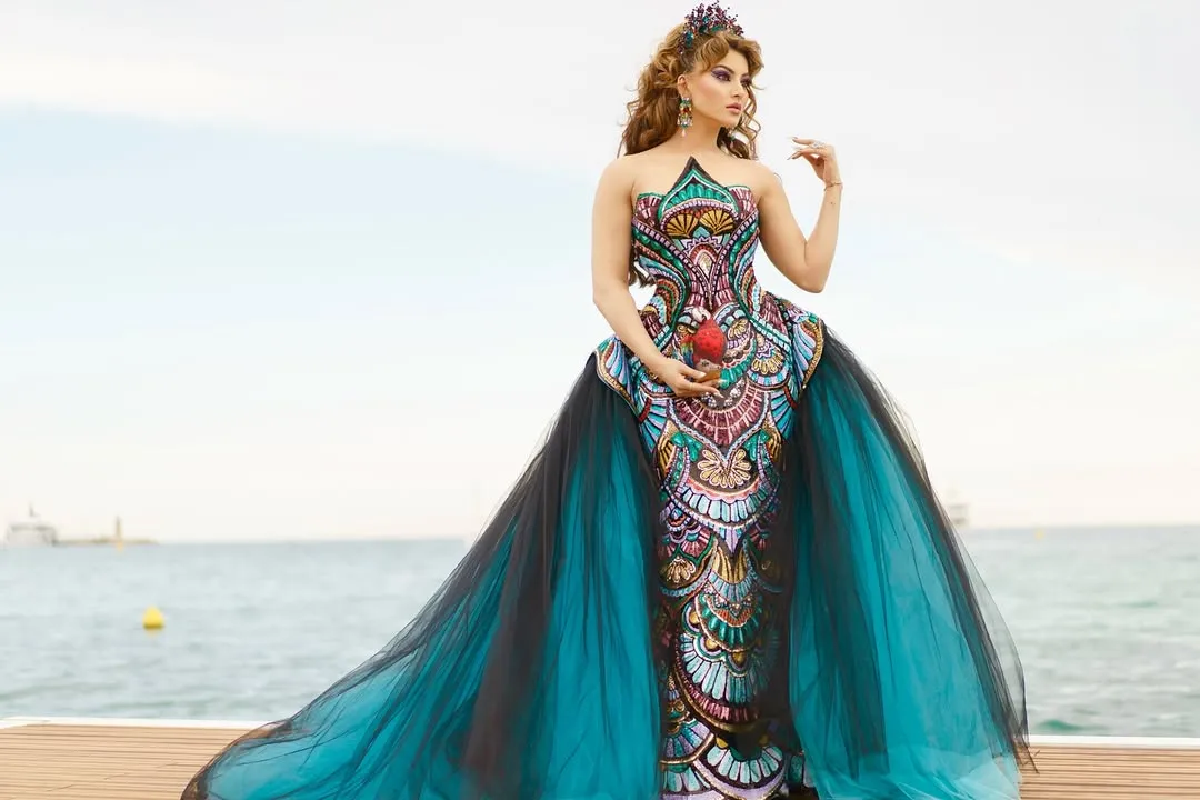 Urvashi Rautela’s Royal Look (2)