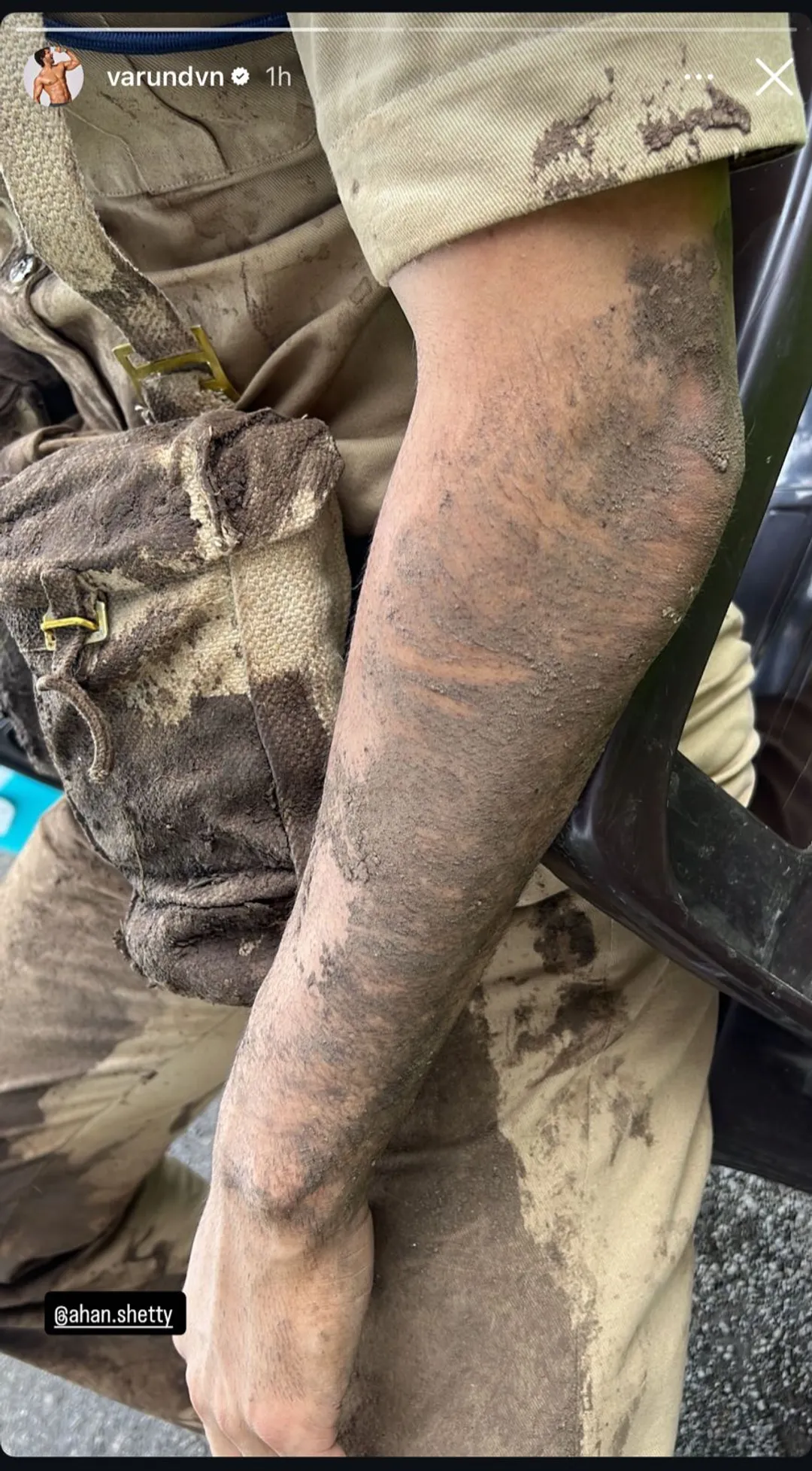 Varun also shared his own mud-smeared hand