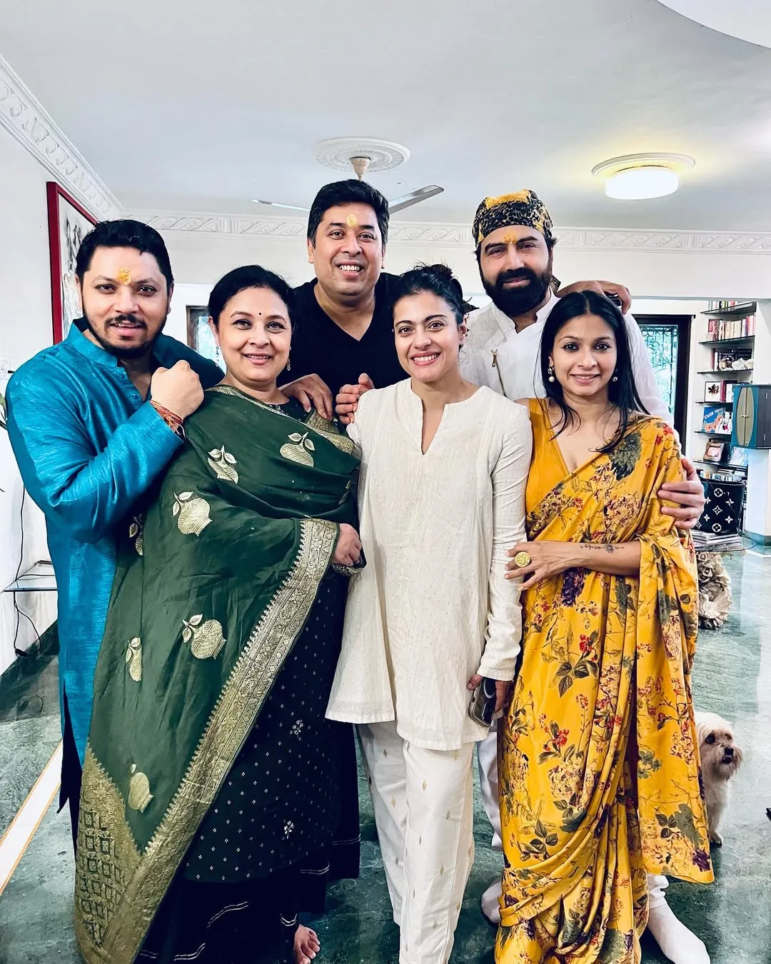 Tanishaa Mukerji family photo