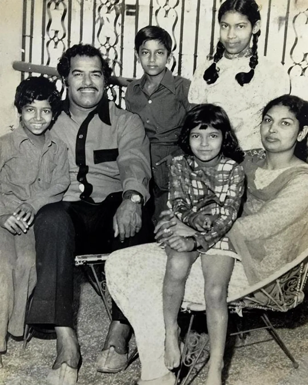 Birthday Special: Rare pictures of Vindu Dara Singh with family you may not have seen before