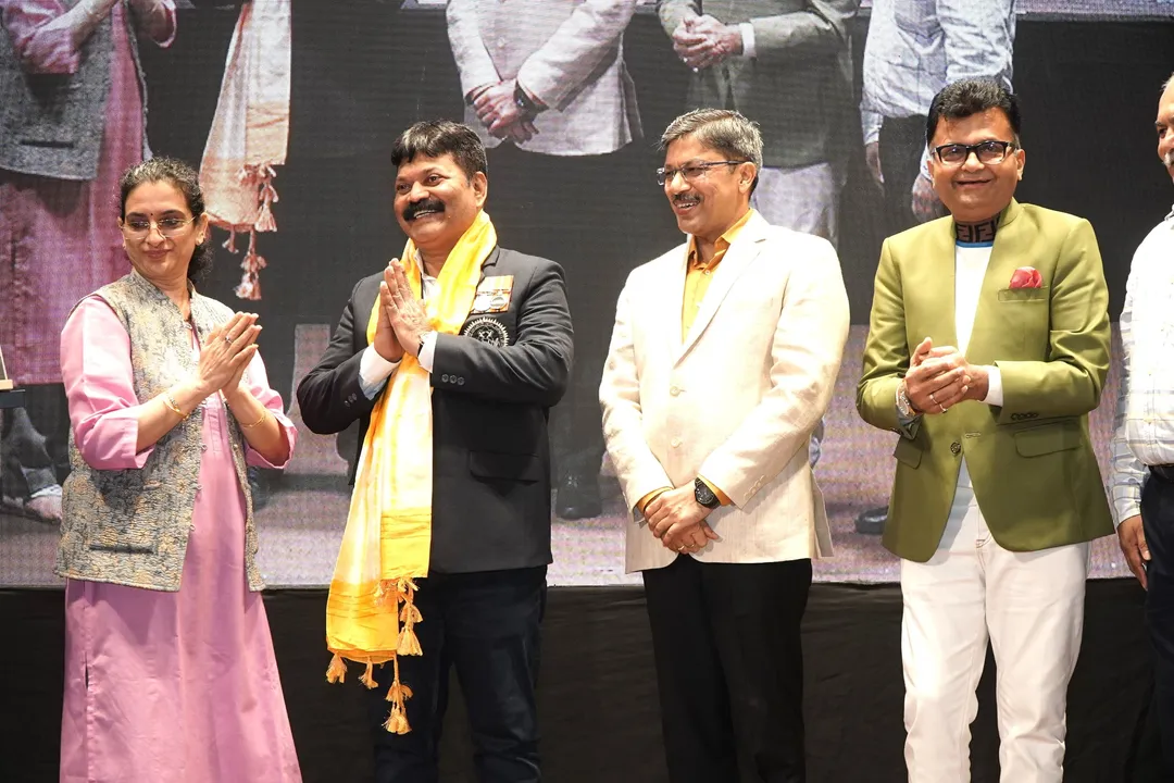 Mumbai Police PSI Mangesh Naik awarded at the Ample Missiion Awards of Inspiration 2025