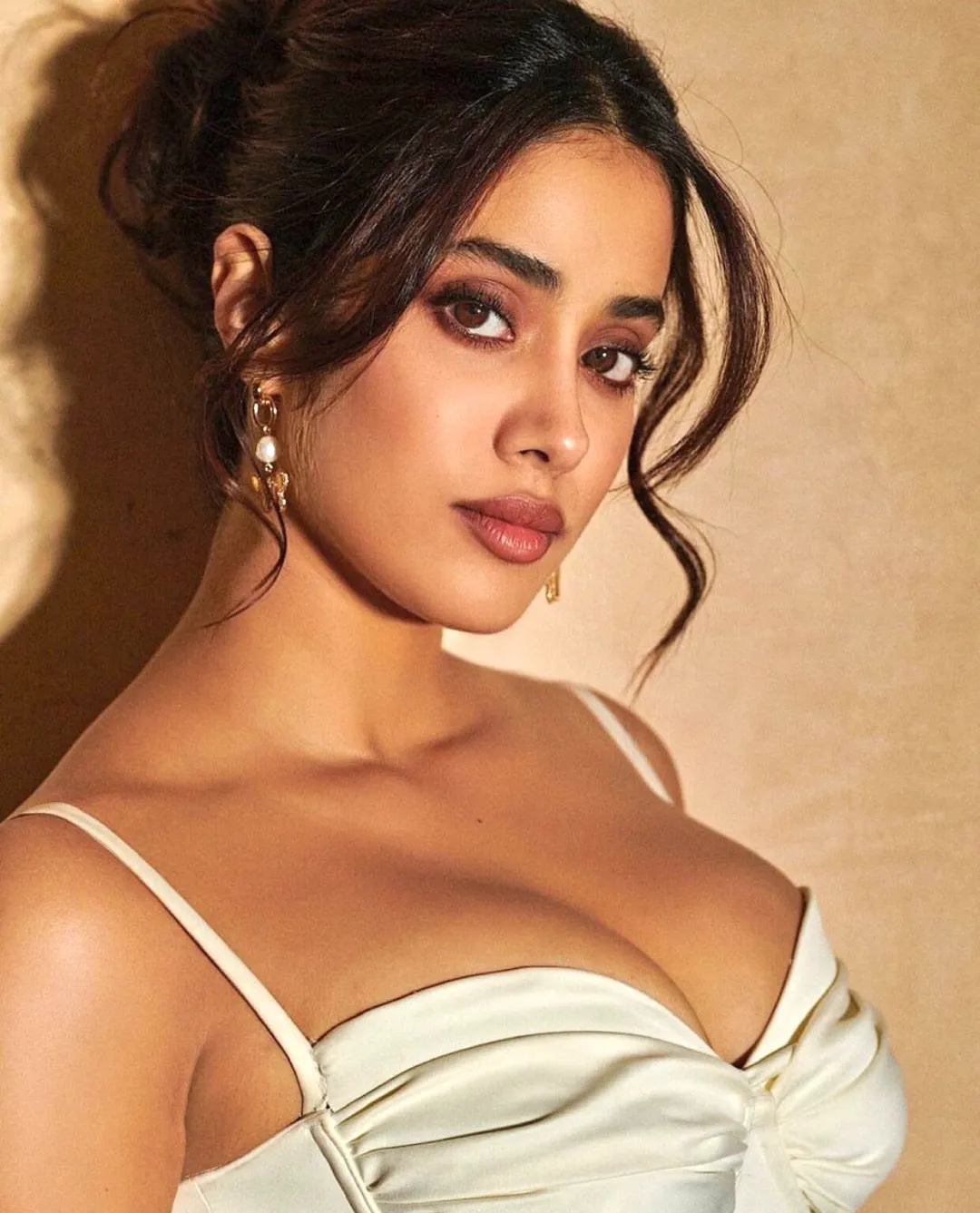 Janhvi-kapoor-appealing