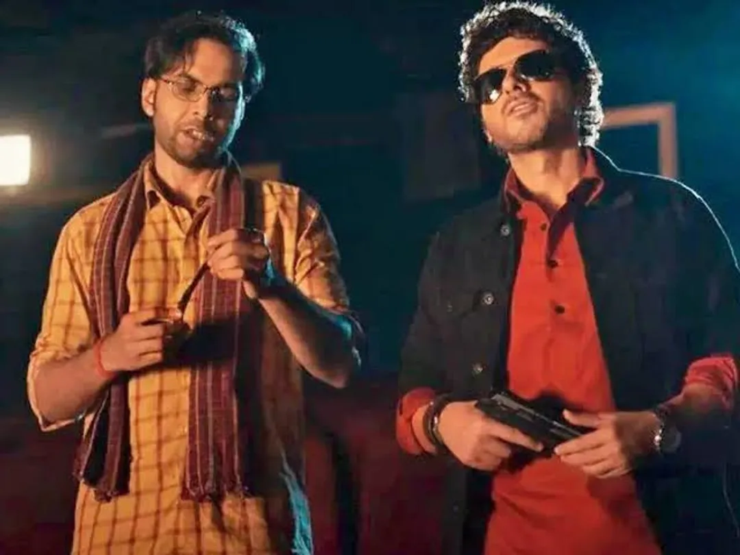 Munna Bhaiya and Compounder scenes