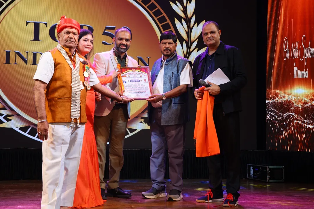 Sr Journalist Chaitanya Padukone honoured on stage (1)