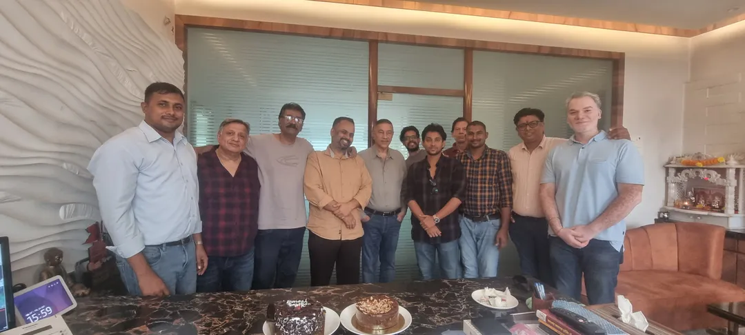 Sunil Darshan birthday celebration with Dev Anand
