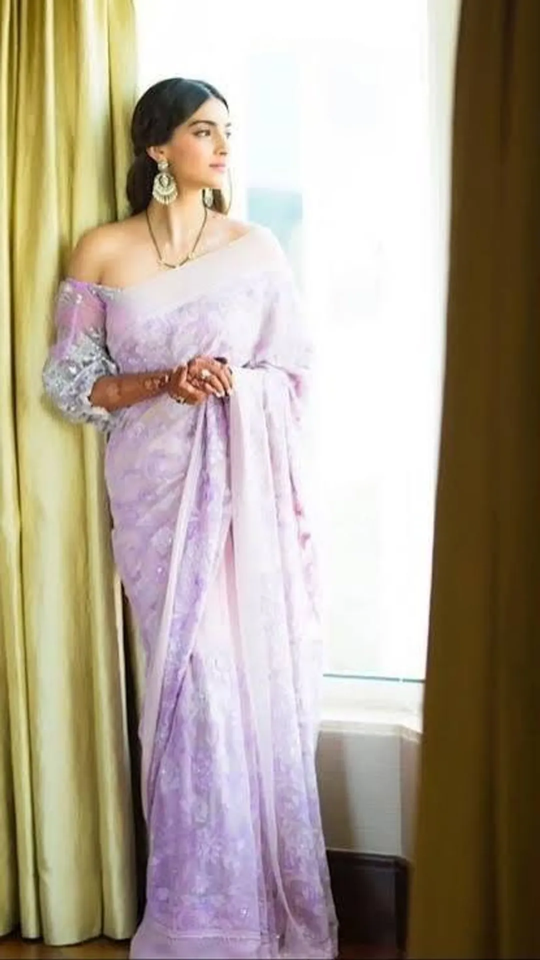 sonam kapoor Bollywood Celebrities Diwali Fashion
