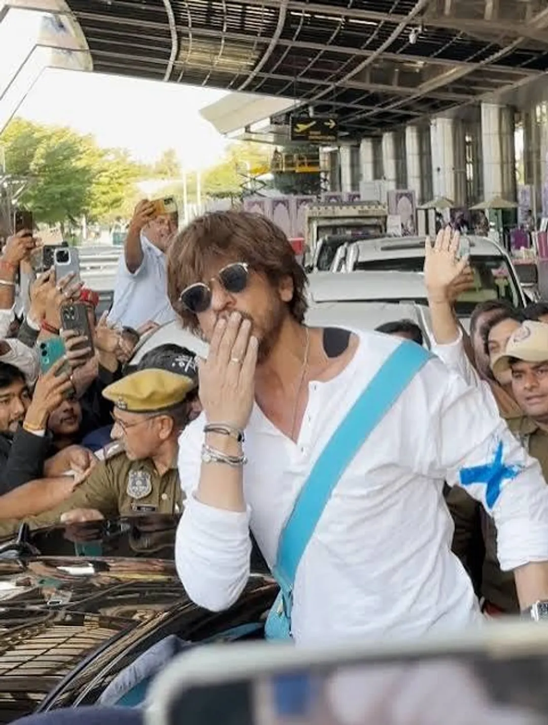 Shah Rukh Khan private jet viral photos