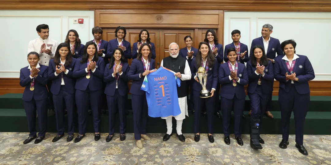 h206ghls_narendra-modi-team