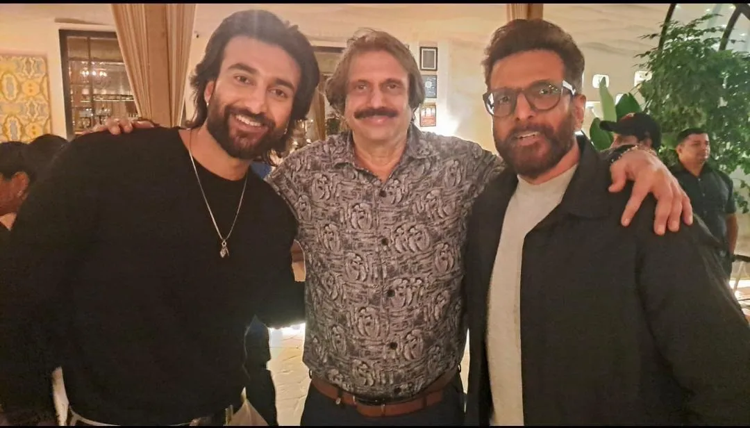 Meezaan Jafri with star-father Jaaved Jaaferi and Chaitanya Padukone (centre)