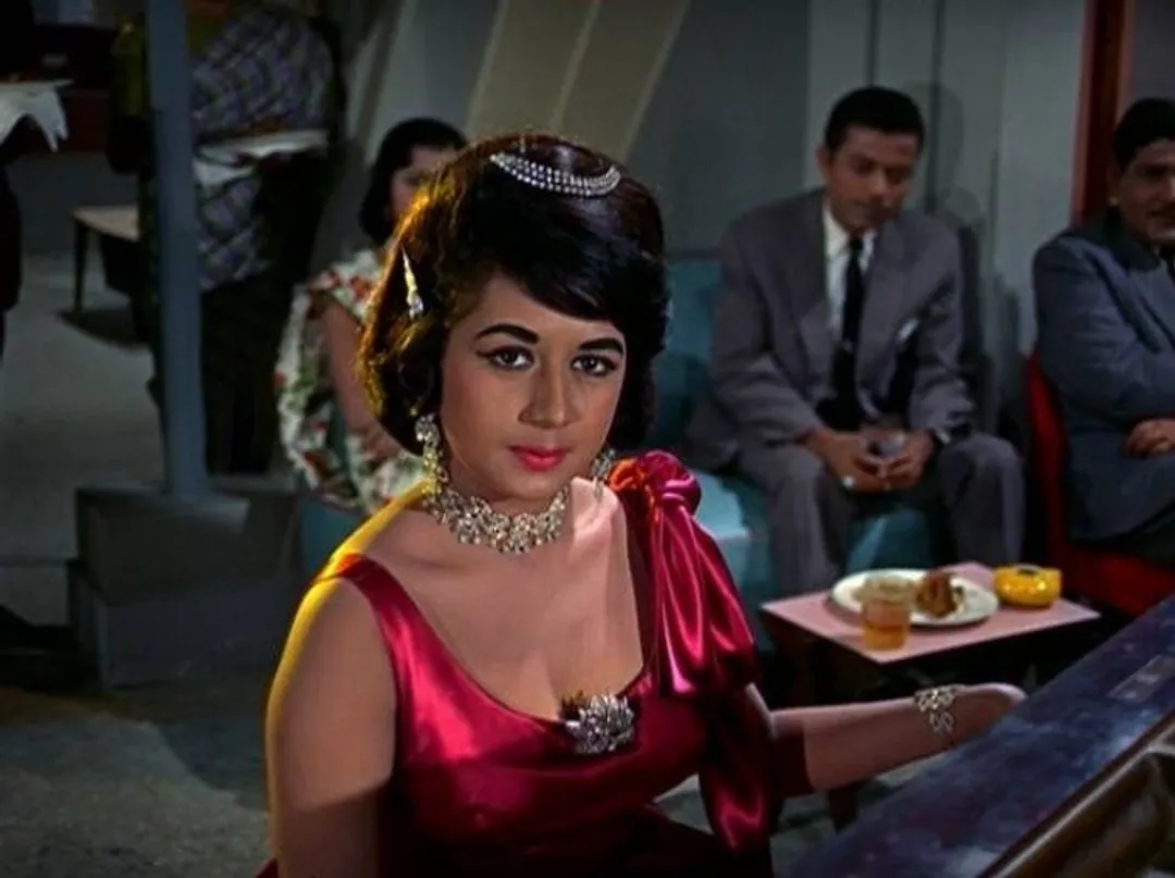 Shashi Kapoor's Jab Jab Phool Khile was an extremely judgemental film.  Here's why | Bollywood News - The Indian Express