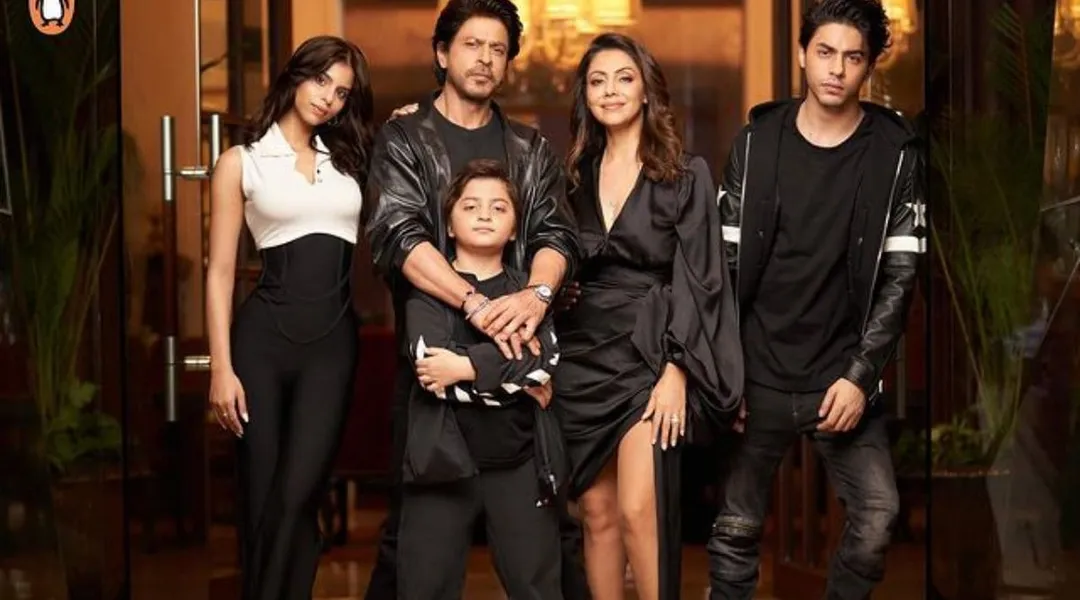 Shah Rukh Khan leaves special comment on wife Gauri's family picture with  Aryan, Suhana and AbRam: 'What beautiful children you have made' |  Bollywood News - The Indian Express