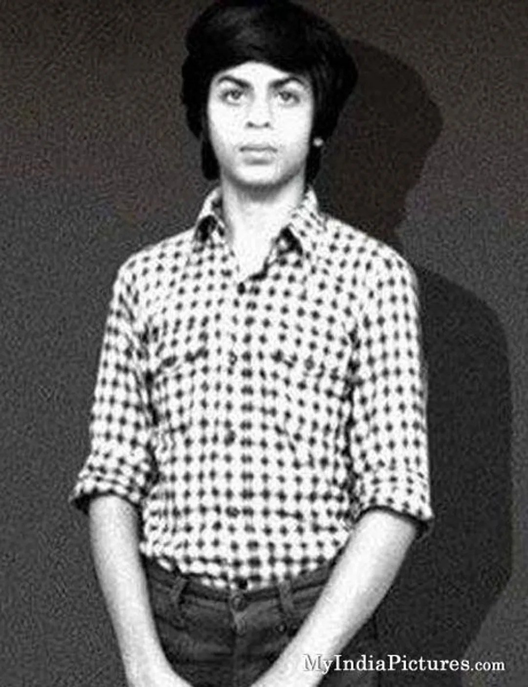Young Shahrukh Khan Childhood Old Unseen Bollywood Photo,