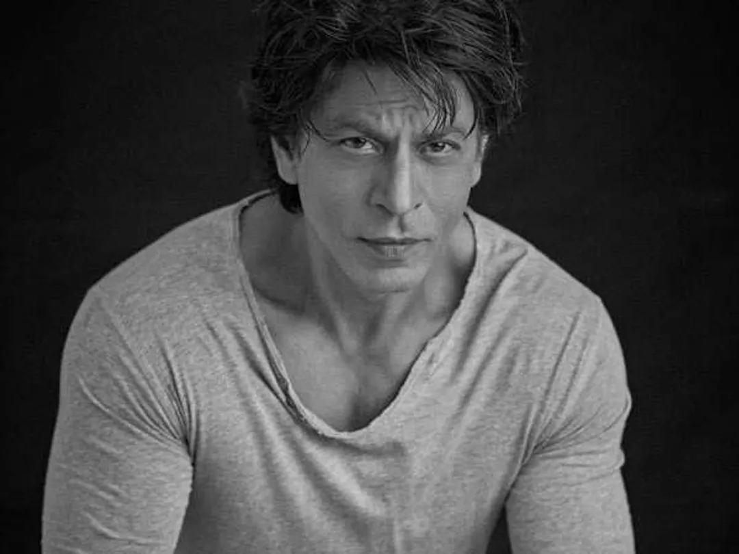 Shah Rukh Khan steals our hearts yet again with his latest picture |  Filmfare.com