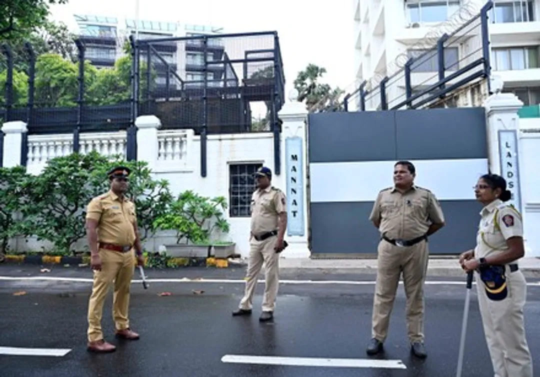 Police Bandobast Near Mannat Members Untouch Editorial Stock Photo - Stock  Image | Shutterstock Editorial