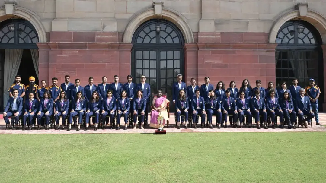 President Murmu felicitates World Cup–winning Indian women's team at Rashtrapati  Bhavan | Cricket News – India TV