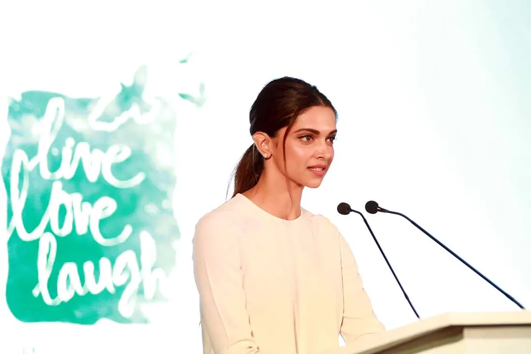 Deepika Padukone bats fo