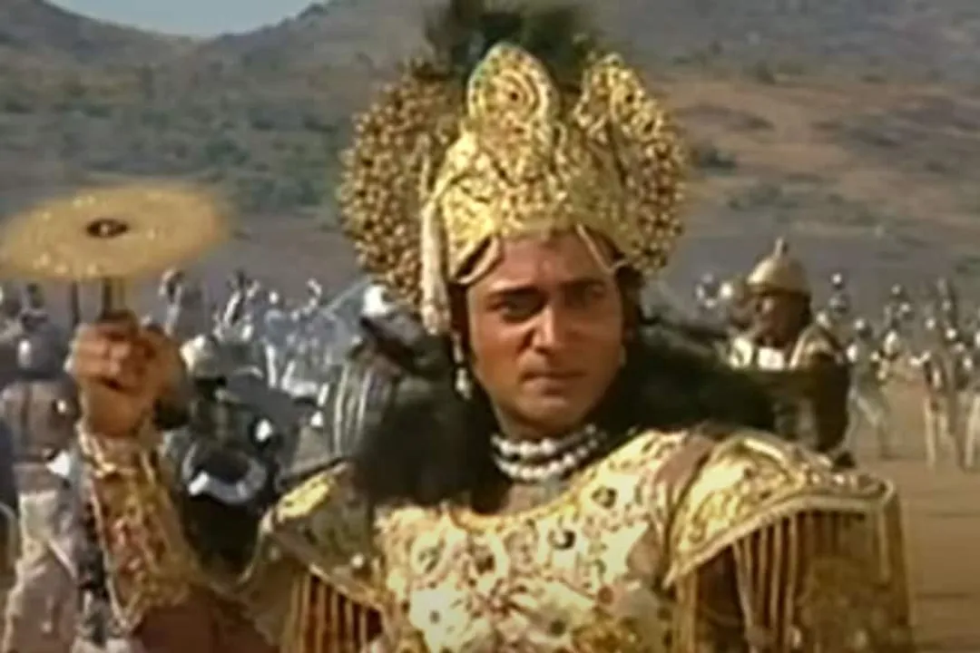 Video: महाभारत में बीच Scene अचानक उठने लगा 'मरा हुआ सैनिक', लोग बोले-  'शूटिंग अभी बाकी है दोस्त' 