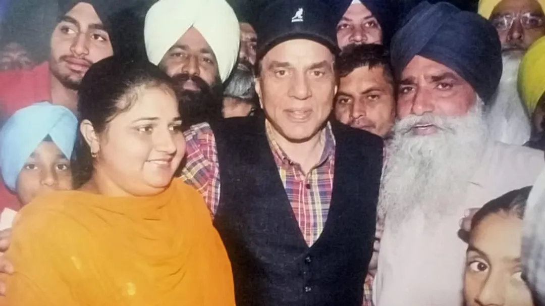When Dharmendra Went Door-To-Door In Search For A Childhood Friend In Punjab  Village On A Cold Winter Midnight