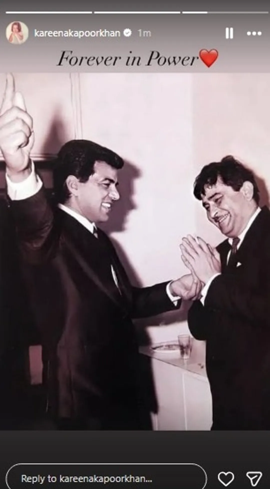 Akshay Kumar, Kareena Kapoor, Ajay Devgn Pay Tributes To Dharmendra As  Legend Passes Away At 89 | Bollywood News - News18