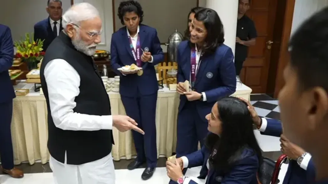 PM Modi Serves Food To Injured Pratika Rawal During Official Meet With Indian  Women's Cricket Team: 'Aapko Kya Pasand Hai..'
