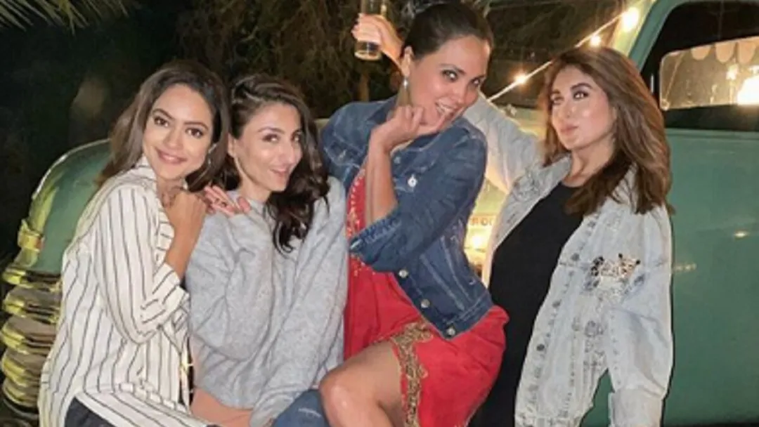 Soha Ali Khan is major-missing her girl gang in latest Instagram post -  India Today