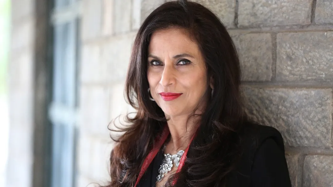 Warring cousins have made language a political issue: Shobhaa De jabs  Uddhav Thackeray and Raj Thackeray - India Today