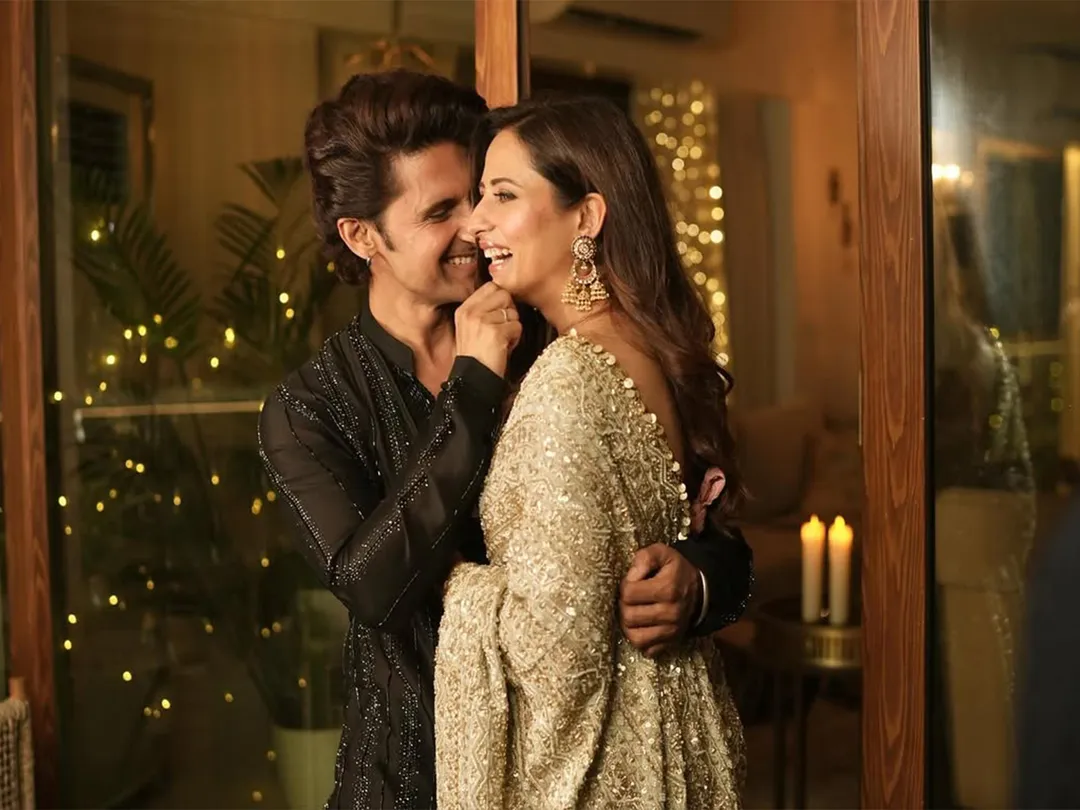 Ravie Dubey, Sargun Mehta offer prayers at Ujjain's Mahakaleshwar Temple,  attend Bhasma Aarti