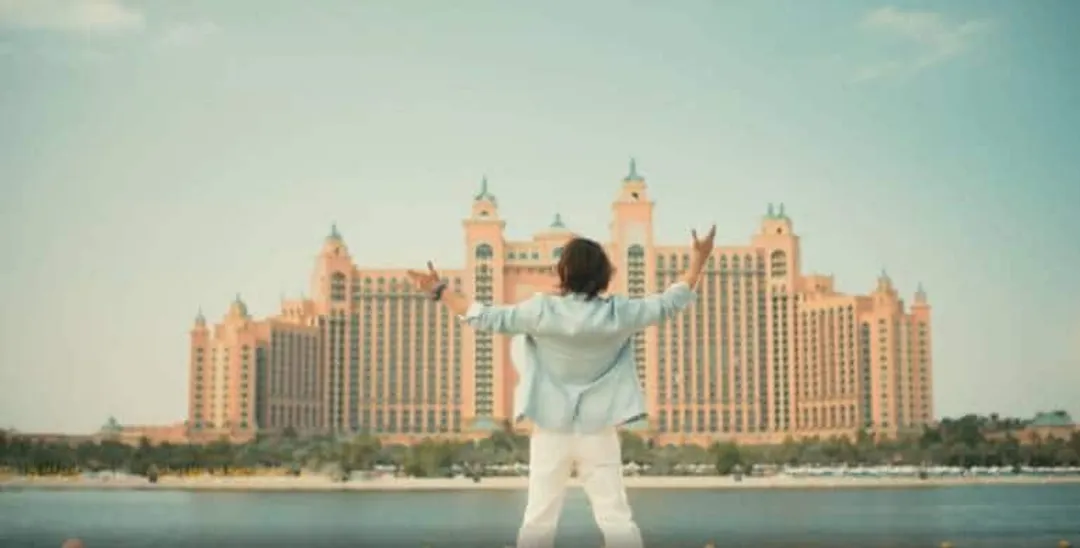 Shah Rukh Khan gives a tour of Dubai in new ad, fans can't have enough