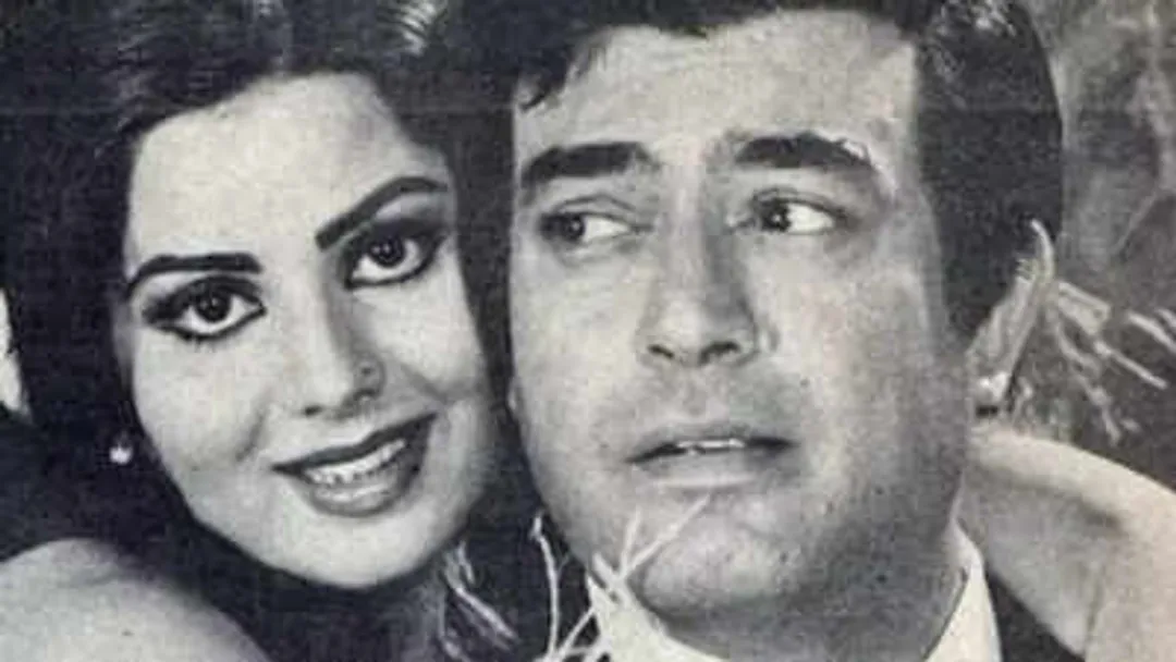 Sulakshana Pandit took Sanjeev Kumar to a temple to get married, said, meri  maang mein sindoor bhardo' revealed author of his biography; the actress  was traumatised after his death | Hindi Movie