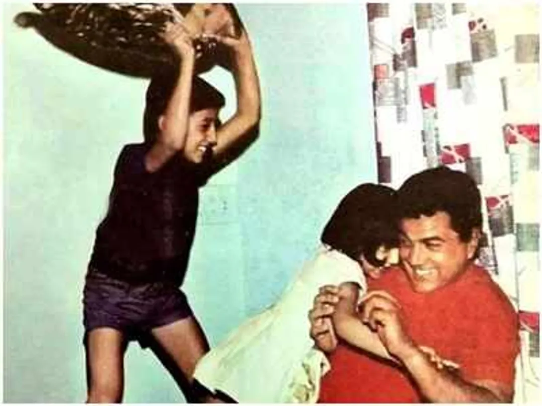 Throwback Thursday: THIS photo of Sunny Deol, his sister and father  Dharmendra will make you remember your childhood | Hindi Movie News - Times  of India
