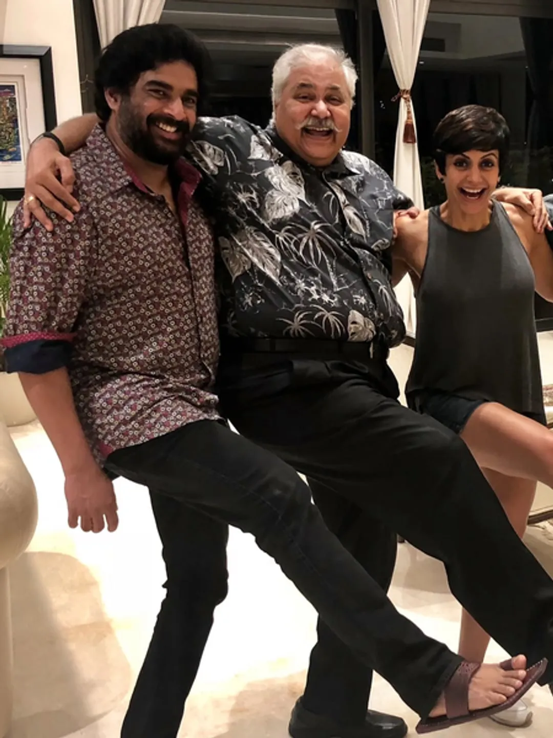 Kajol, R Madhavan, Karan Johar & Others Grieve Over The Loss Of Satish Shah  | Latest News