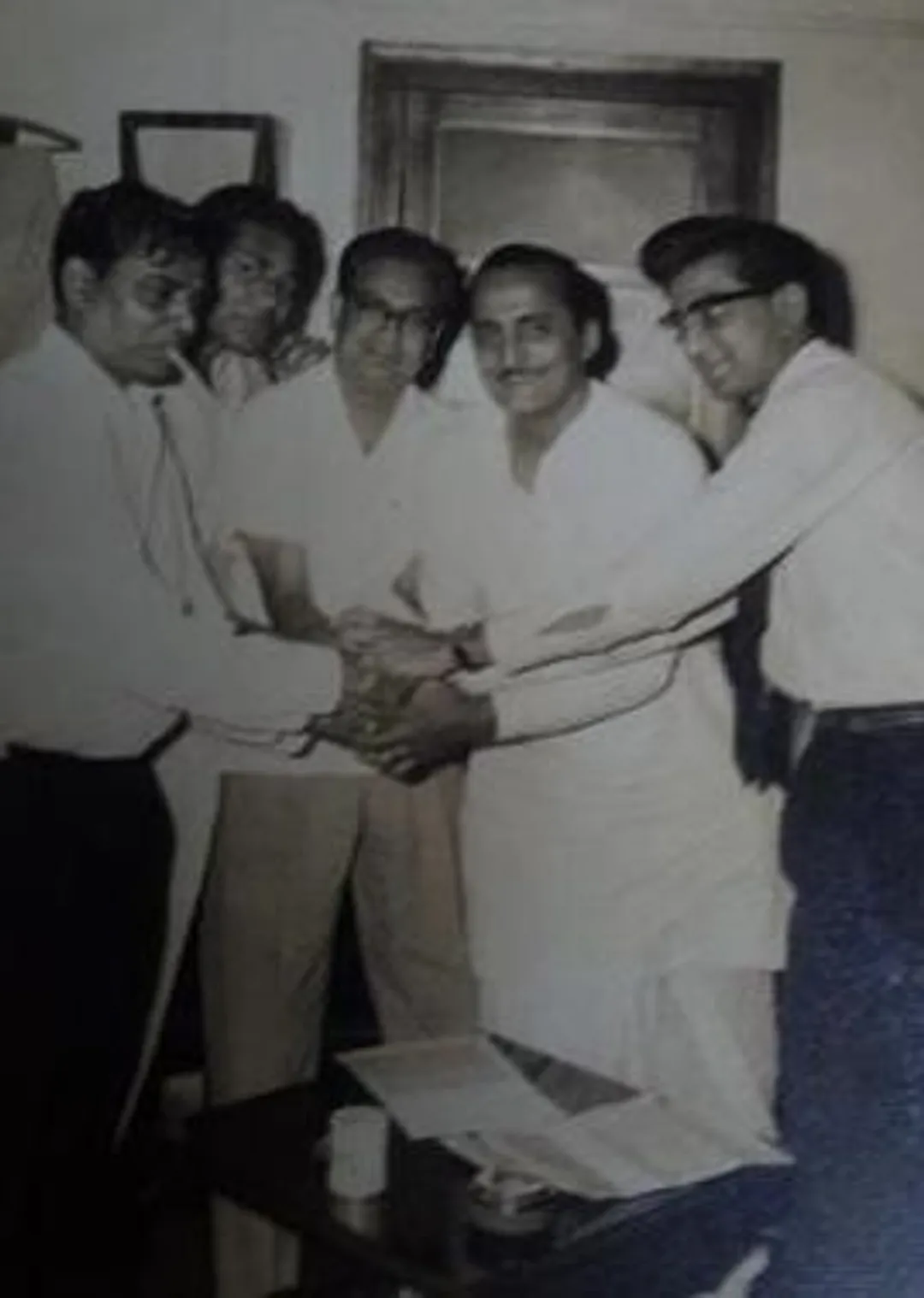 Jab Jab Phool Khile - Wikipedia