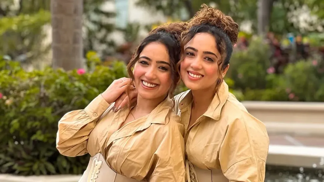 इंस्टाग्राम की मशहूर जुड़वाँ सुरभि और समृद्धि मेहरा अलग हो गईं - द  स्टेट्समैन