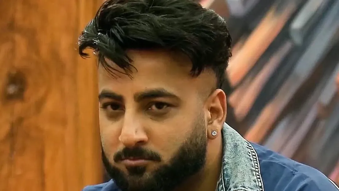 Bigg Boss 19: Shehbaaz Stuns Everyone, Chooses Bigg Boss Over ₹200 Crore