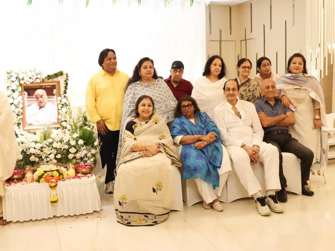 Many stars from the film fraternity were seen at the prayer meet of late director composer Rono Mukherjee