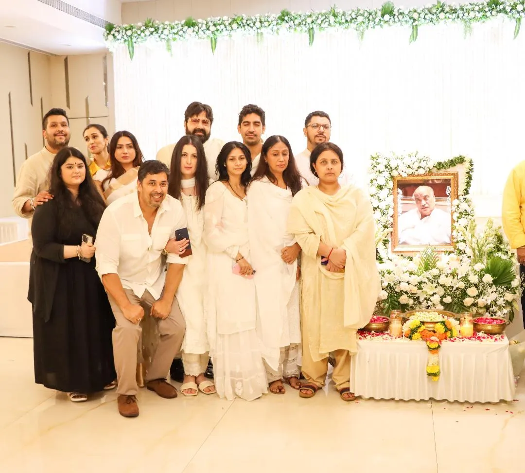 Many stars from the film fraternity were seen at the prayer meet of late director composer Rono Mukherjee