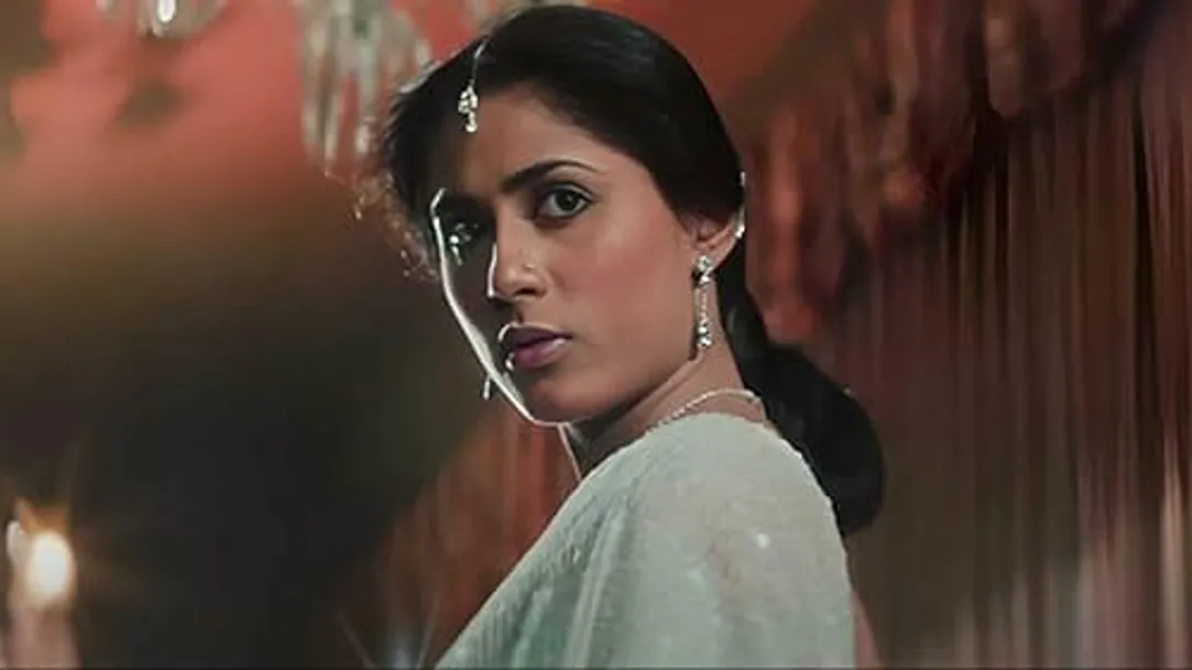 Smita Patil Shot 'Aaj Rapat Jaayein' & Cried Her Heart Out Till Amitabh  Bachchan Stepped In To Coax Her – Here's What Happened After Shooting For  The Most Iconic Rain Song! - IMDb