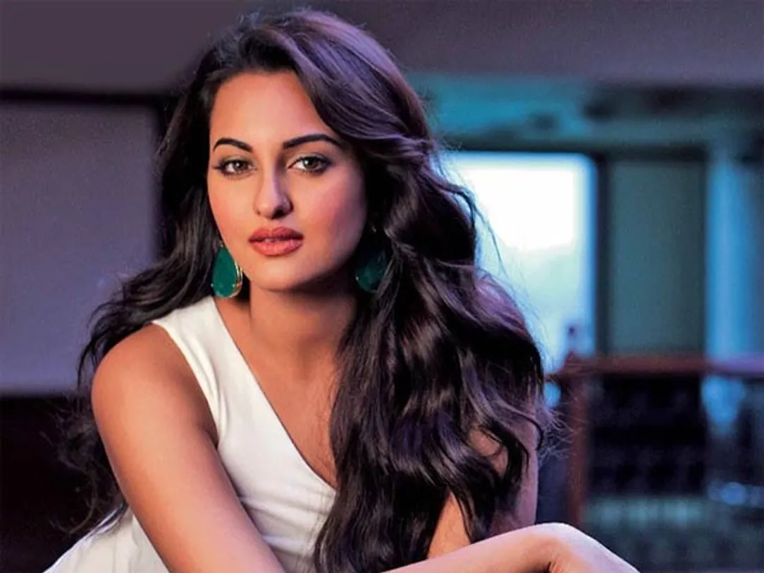 Sonakshi Can Do Things I Never Could Says Shatrughan Sinha, Shatrughan  Sonakshi - Filmibeat
