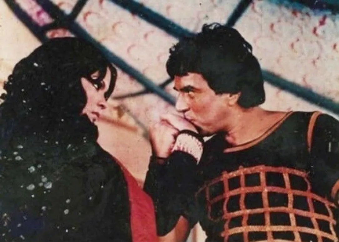 Zeenataman with Dharmendra in Dharamveer