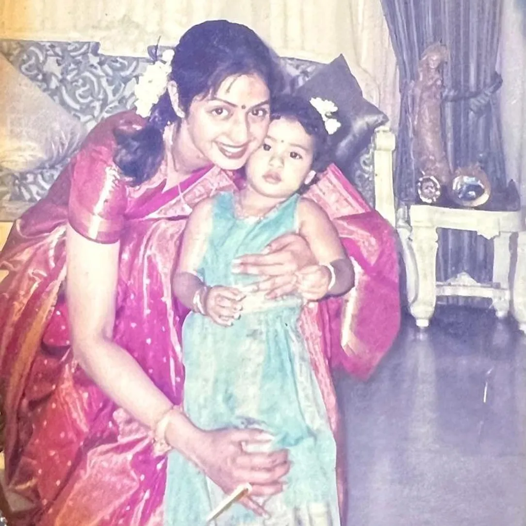 Janhvi Kapoor Misses Mom, Sridevi On Her Birth Anniversary, Shares An  Unseen Photo From Childhood