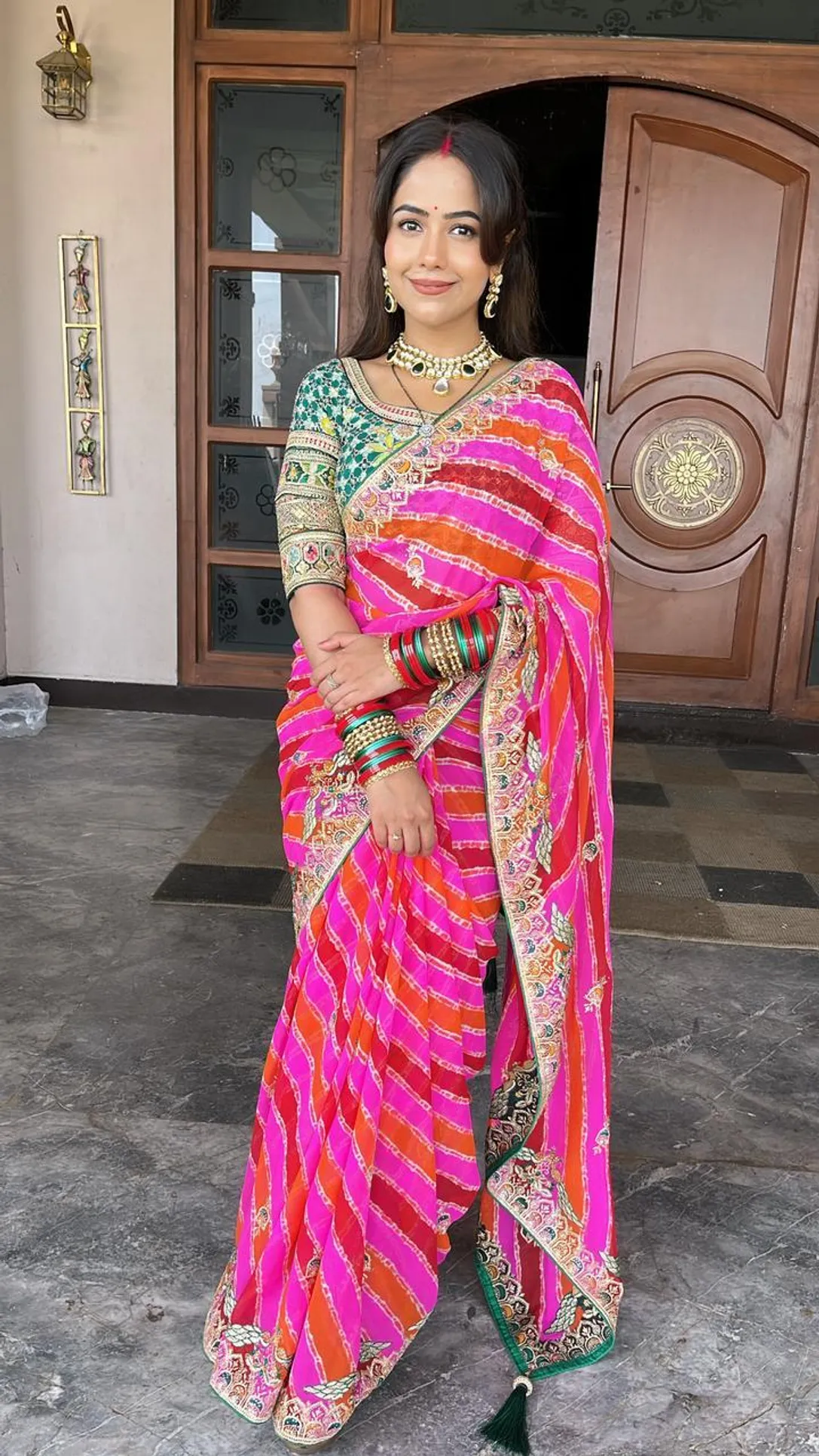  Shubhanshi Raghuwanshi saree looks