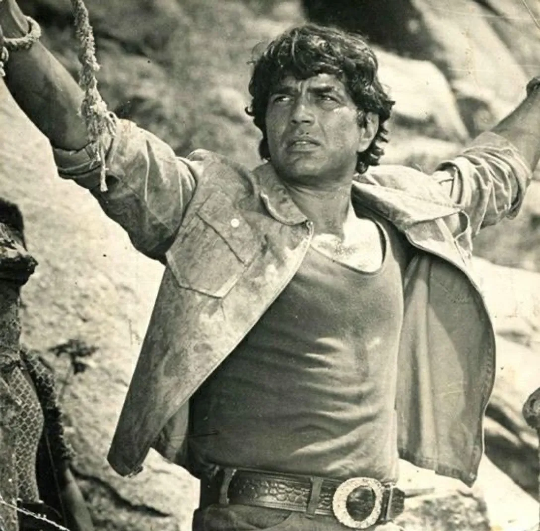 Sholay (1975)